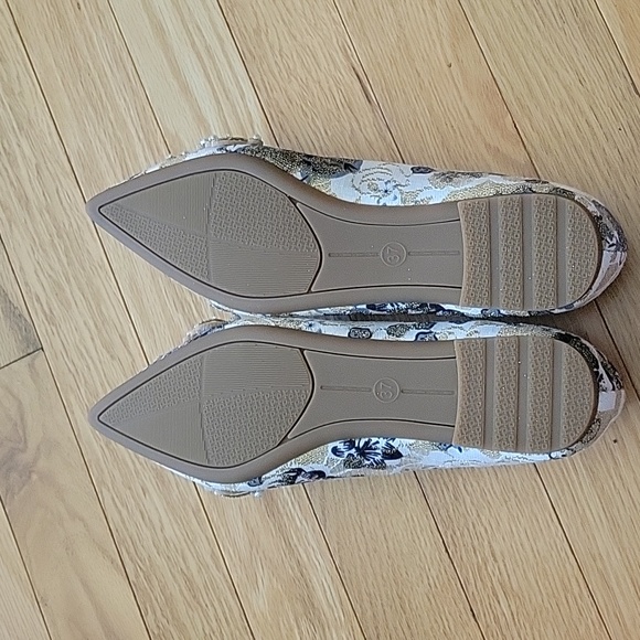 New! Women Pearl Rhinestone Pointed Toe Flat Shoes - Picture 10 of 12